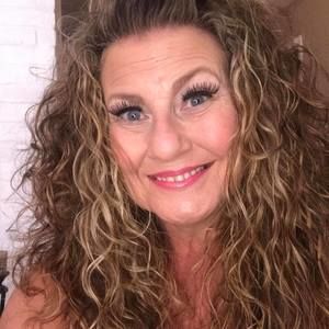 Meet your Posher, Carla